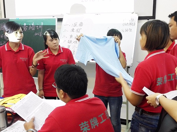 pa视讯员工培训现场